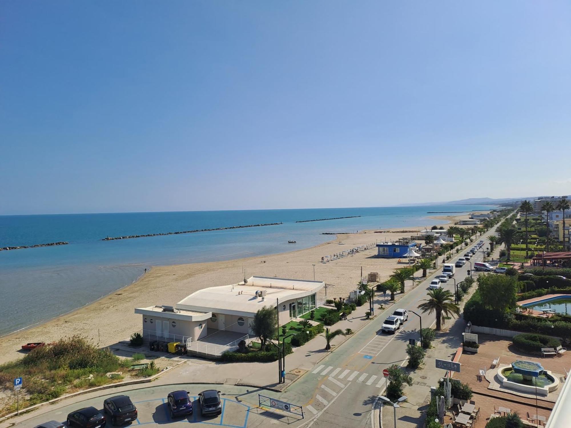 Attico Fronte Mare Apartment Martinsicuro Exterior photo